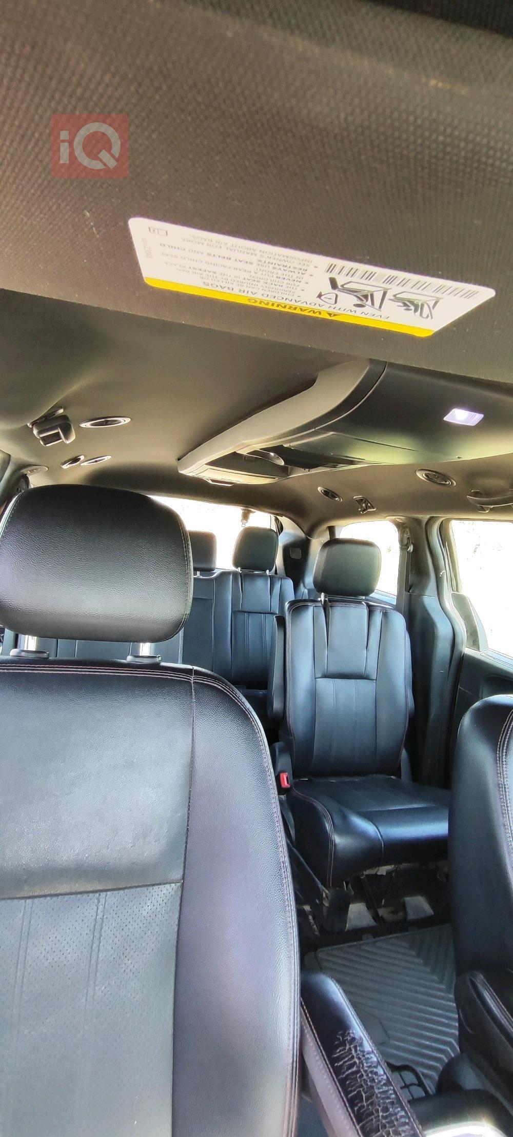 دودج جراند كارافان